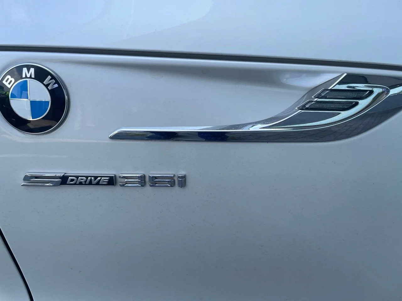 Used 2016 White Metallic BMW sDrive35i image 9