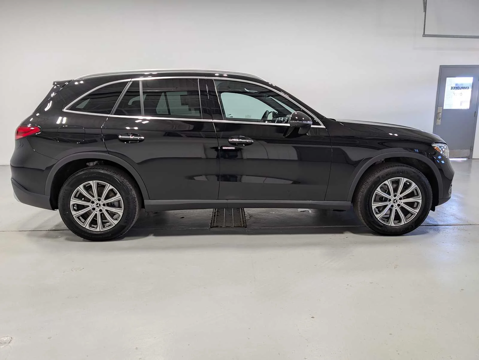 Used 2026 Black Mercedes-Benz GLC 300 image 7