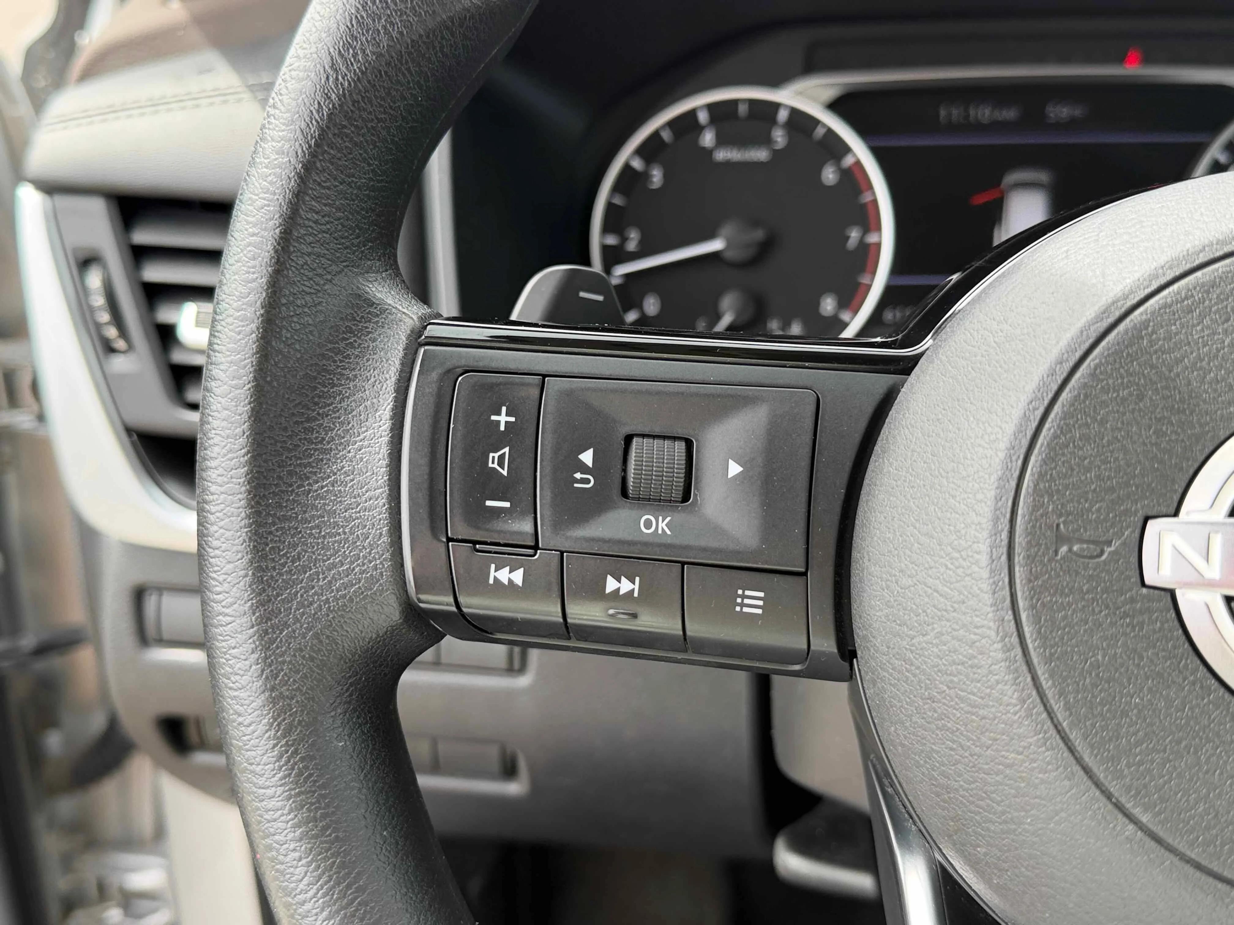Used 2023 Brilliant Silver Metallic Nissan SV image 17