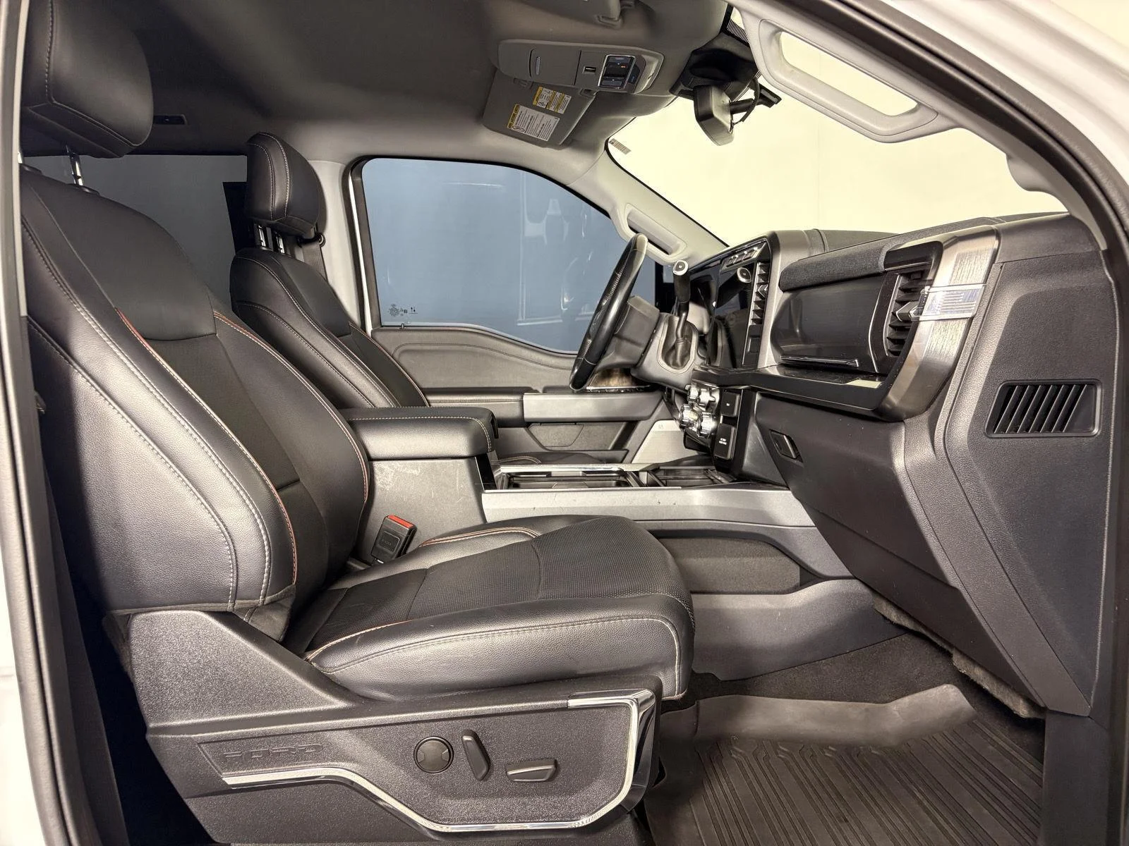 Used 2023 Oxford White Ford LARIAT image 23
