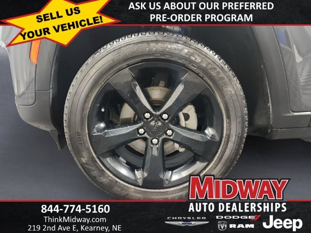 Used 2025 Gray Jeep Altitude X image 14