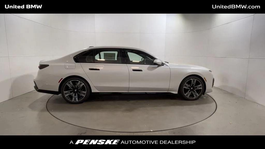 Used 2025 Mineral White Metallic BMW 760i xDrive image 9