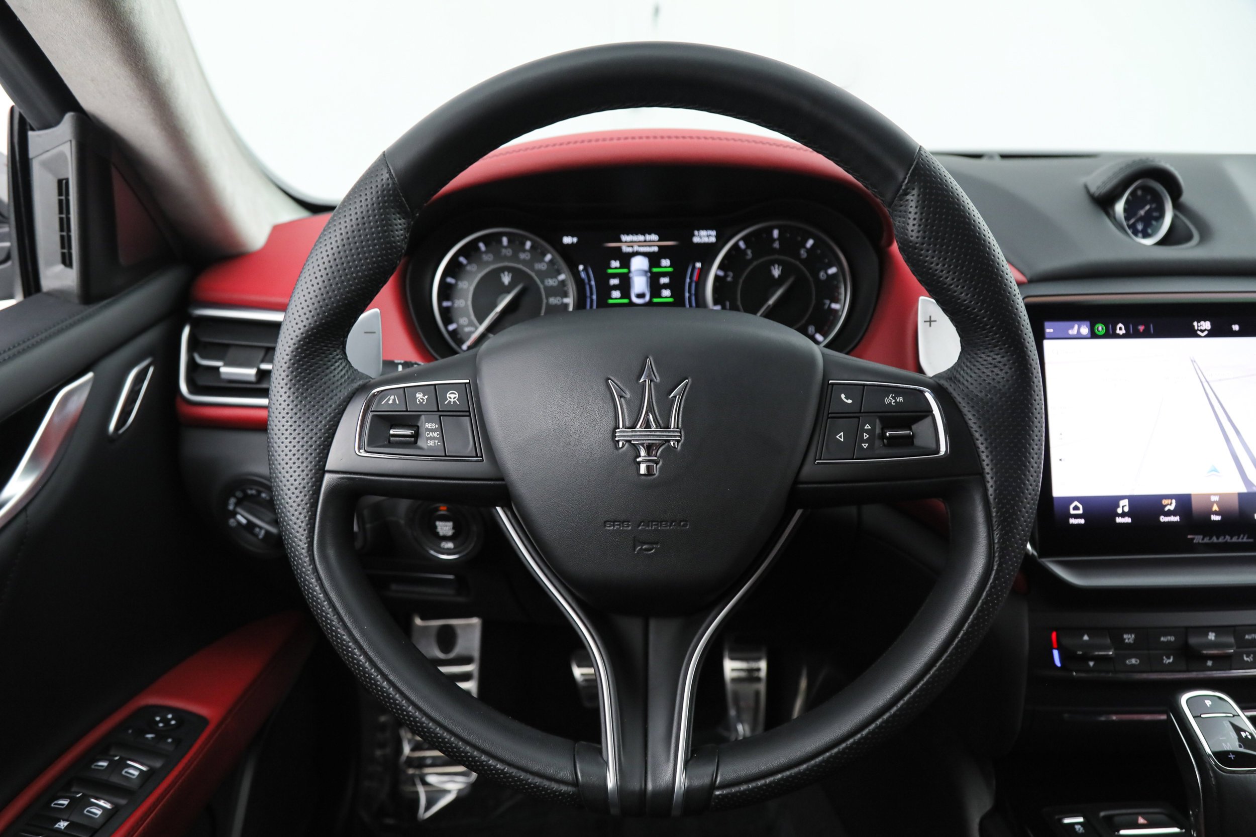 Used 2023 White Maserati Modena image 16
