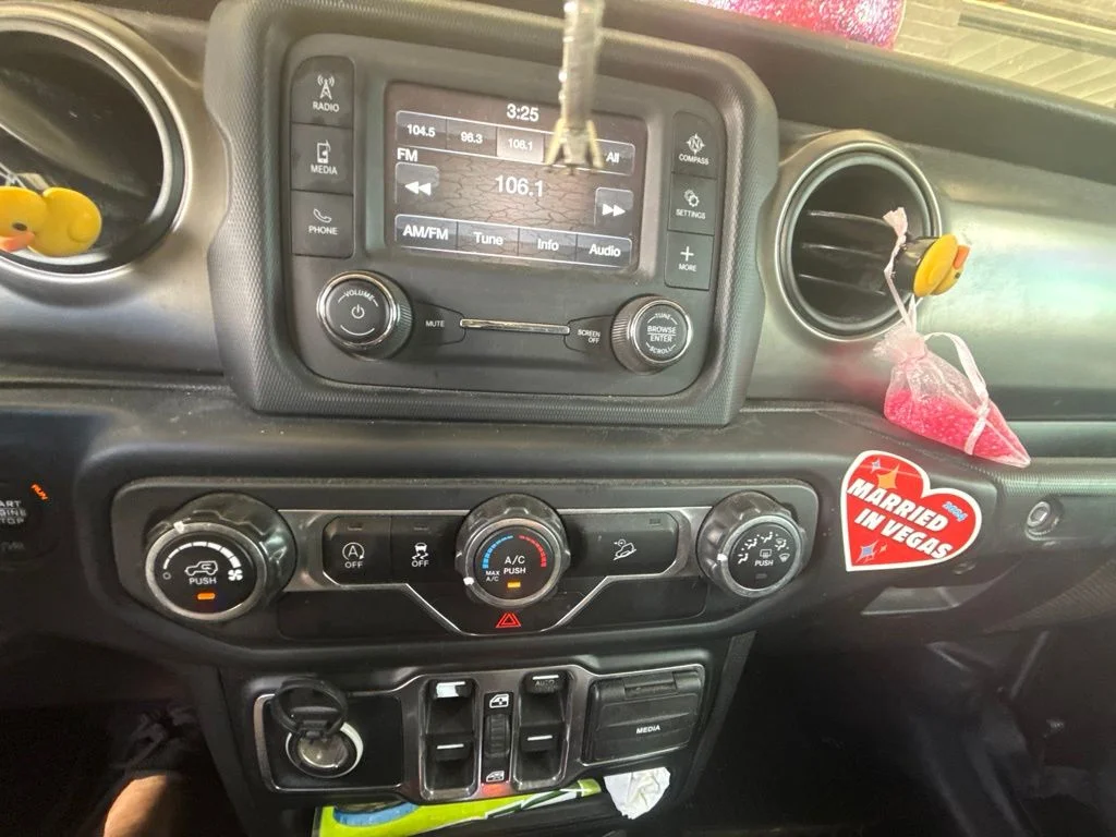 Used 2019 Black Jeep Unlimited Sport S image 17