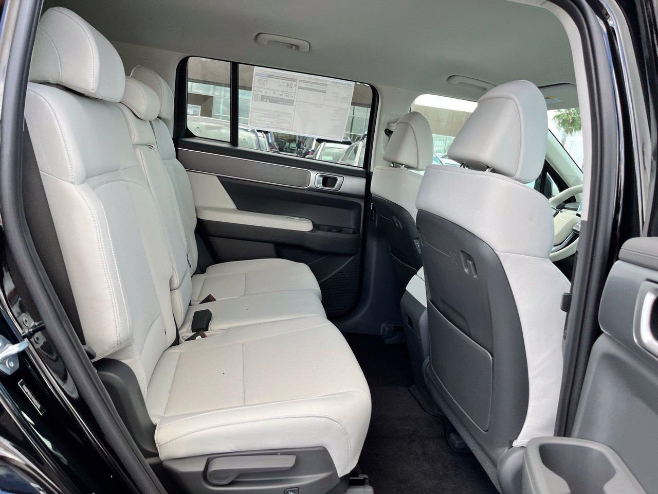 New 2027 Black Hyundai SE FWD image 20