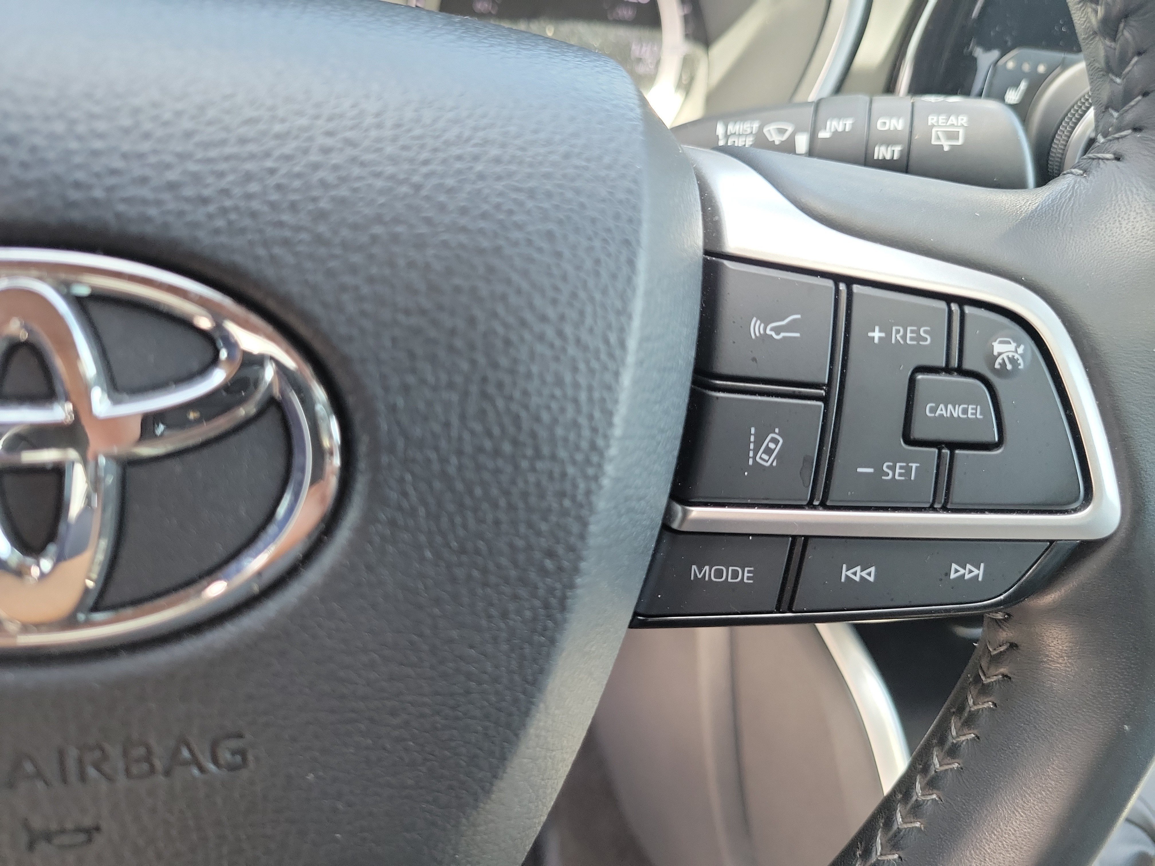 Certified Used 2024 Pearl Toyota LE image 31