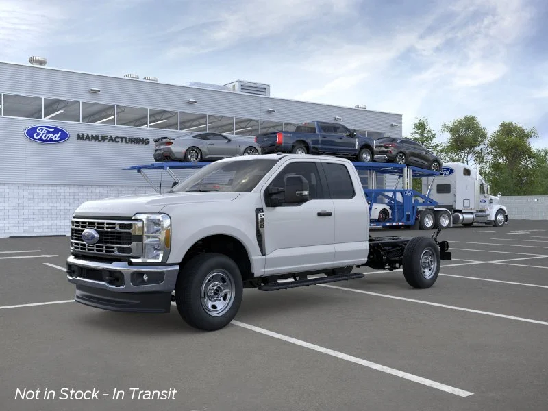 2026 Ford F-350 XL 4x4 SuperCab 168-In SRW's photo