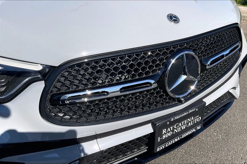 Used 2026 Gray Mercedes-Benz GLC 300 image 23