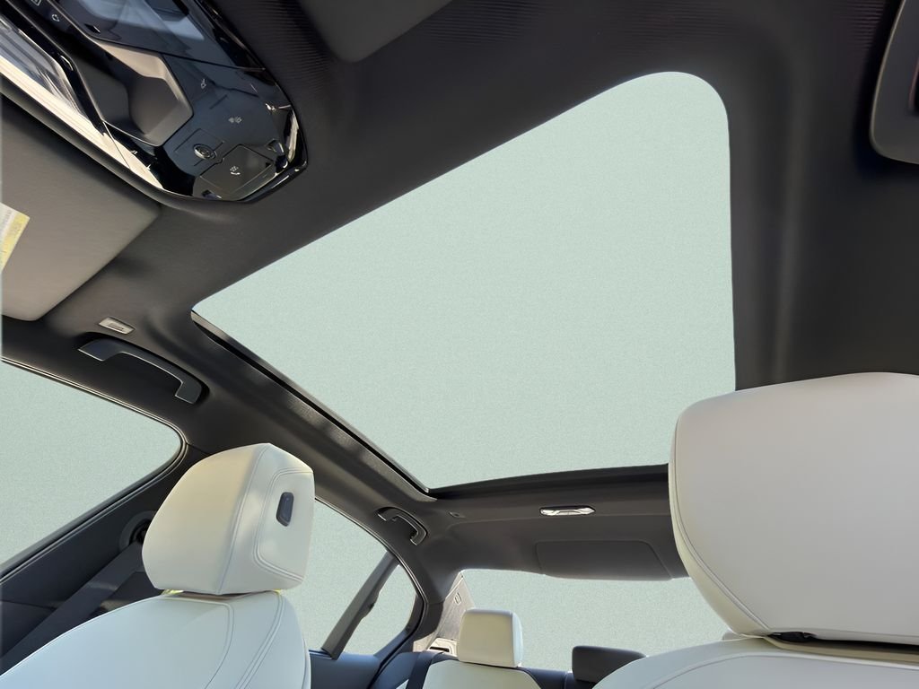 New 2027 Mineral White Metallic BMW 550e xDrive image 20