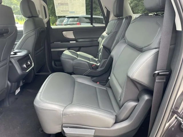 New 2027 Dark Matter Gray Metallic Ford Active image 9