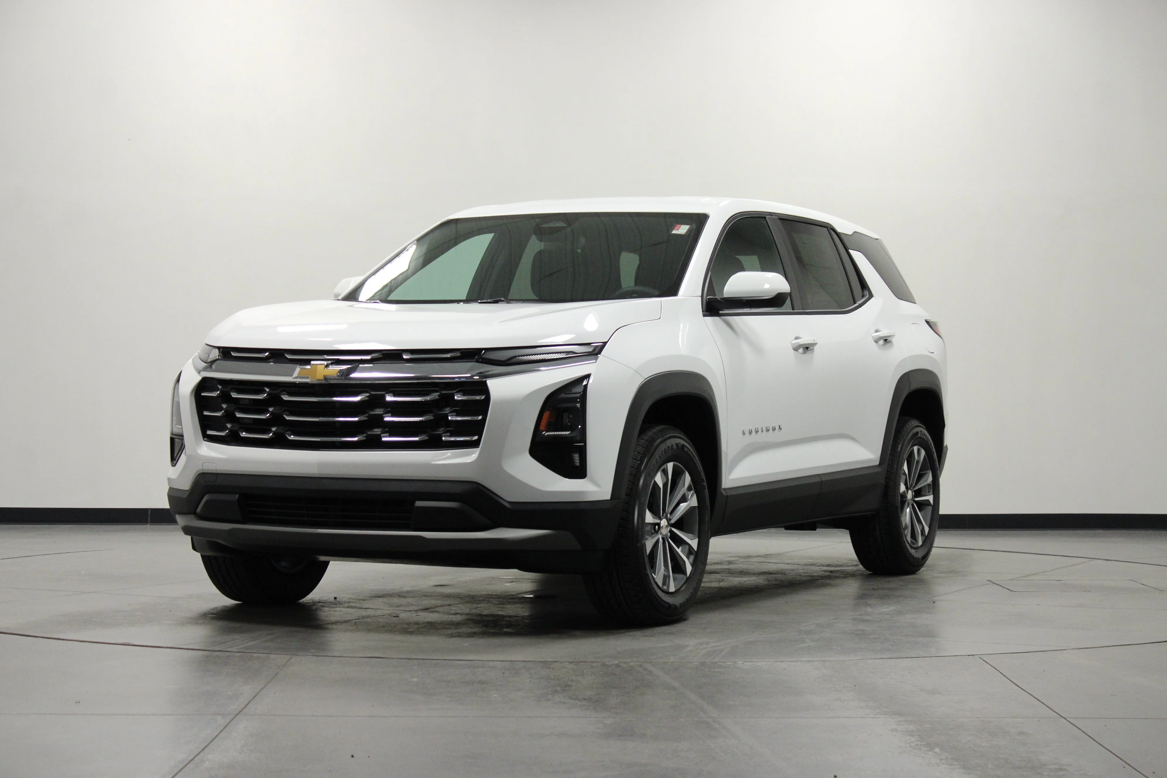 2027 Chevrolet Equinox LT - Photo 8