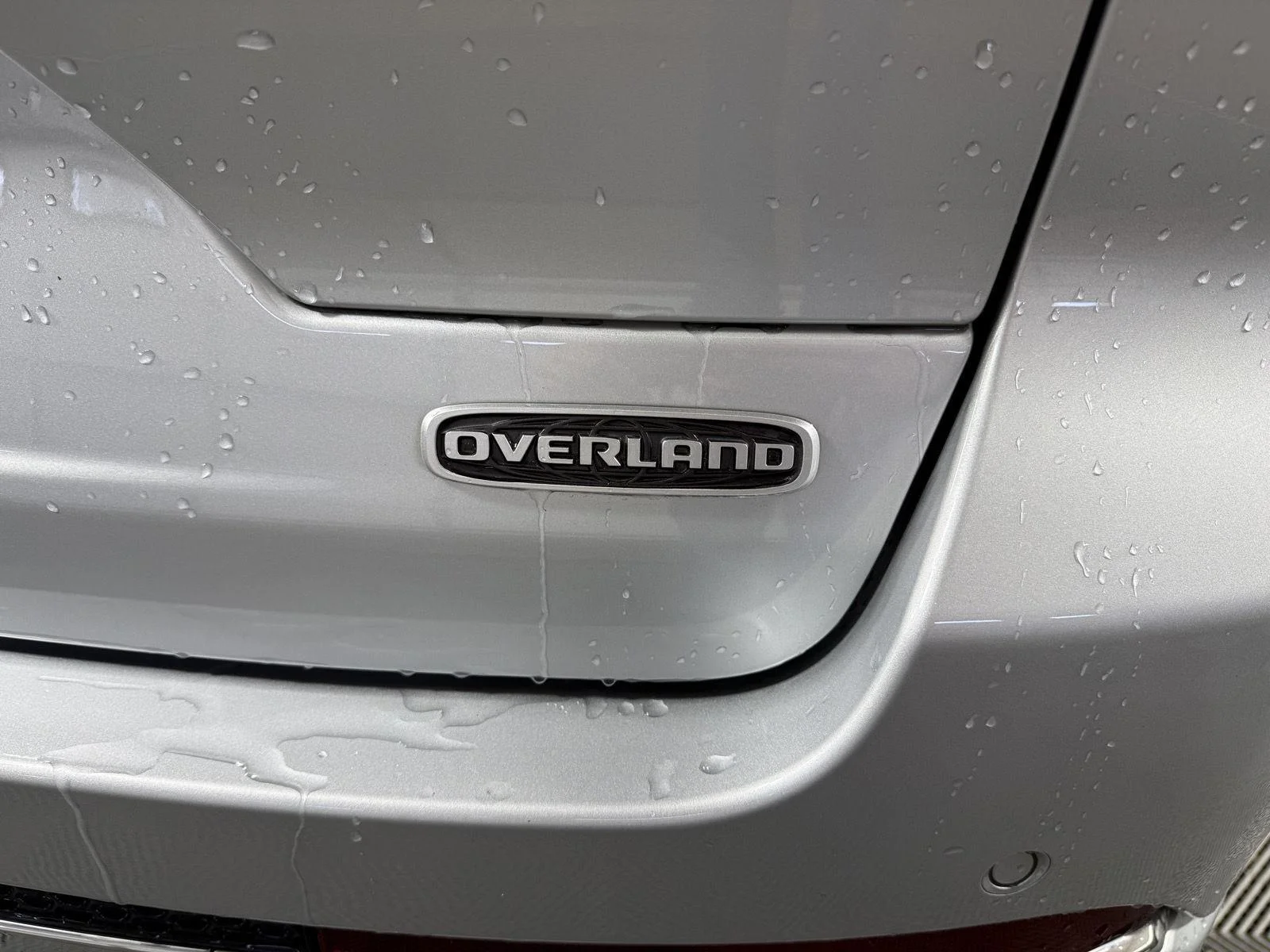 Used 2025 Silver Zynith Jeep Overland image 16