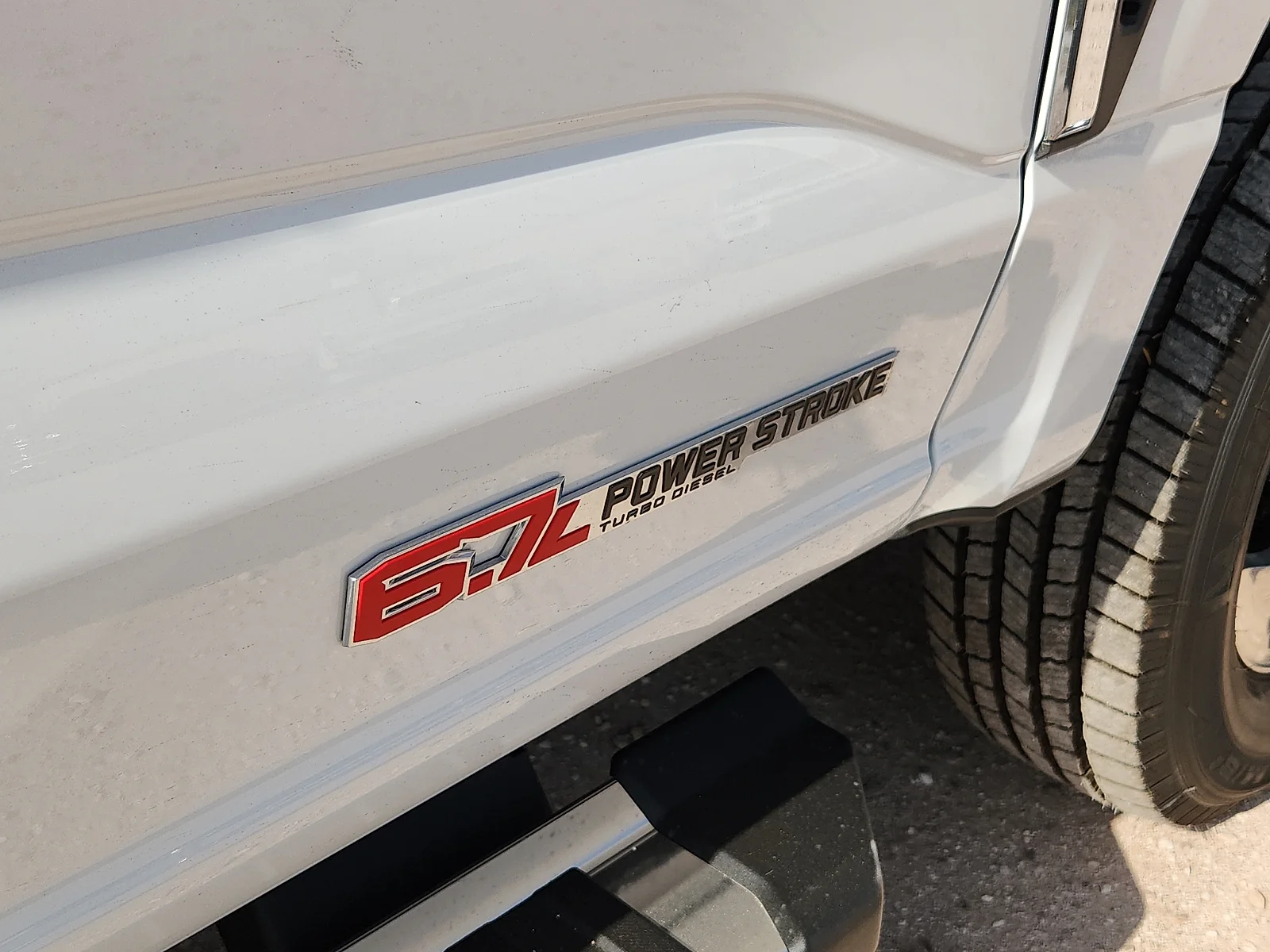 New 2027 Oxford White Ford Lariat image 11