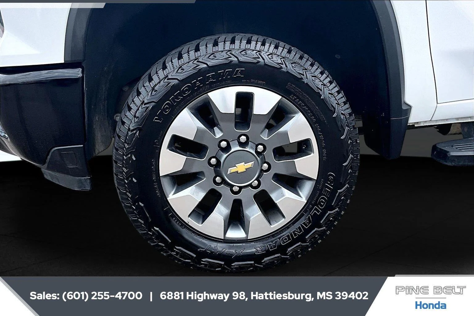 Used 2024 Summit White Chevrolet Custom image 7