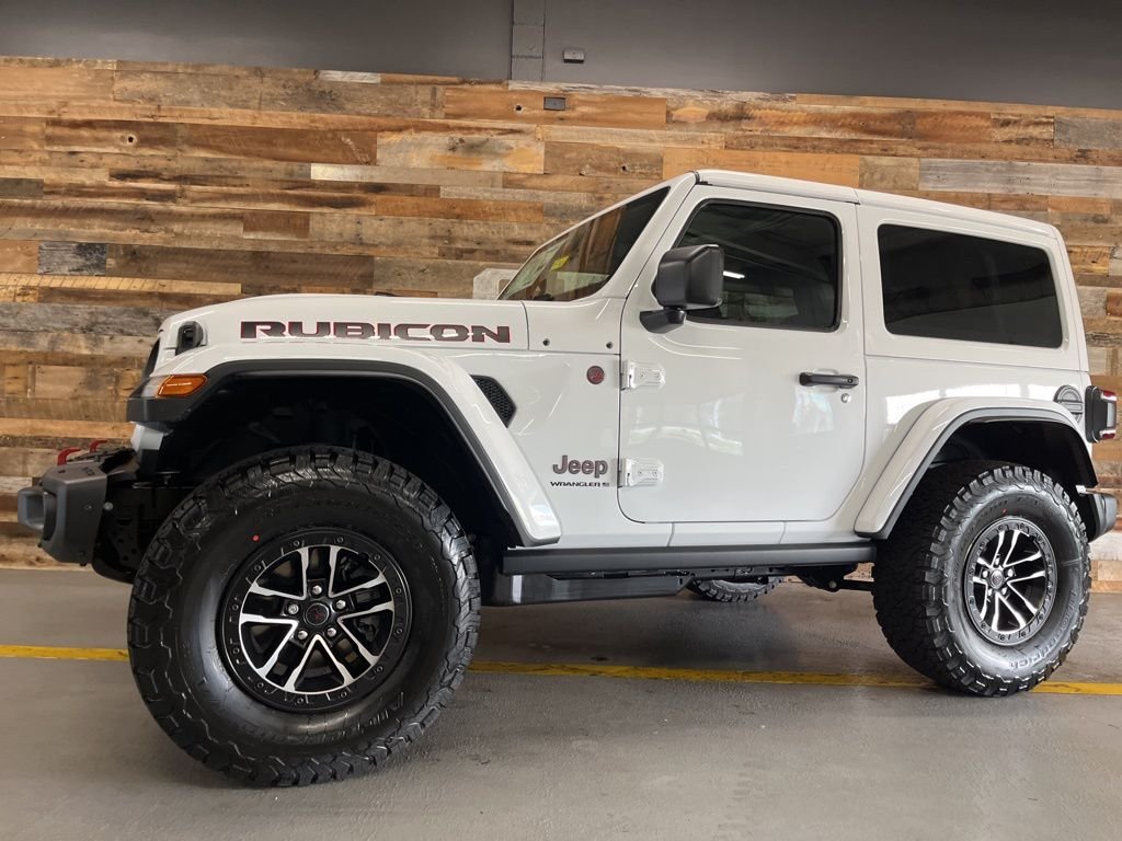 New 2026 Bright White Clear-Coat Exterior Paint Jeep Rubicon X image 18