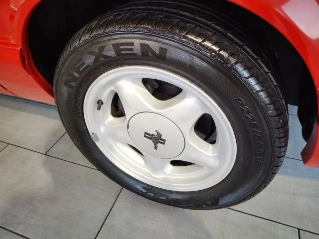 Used 1992 Red Ford LX image 8