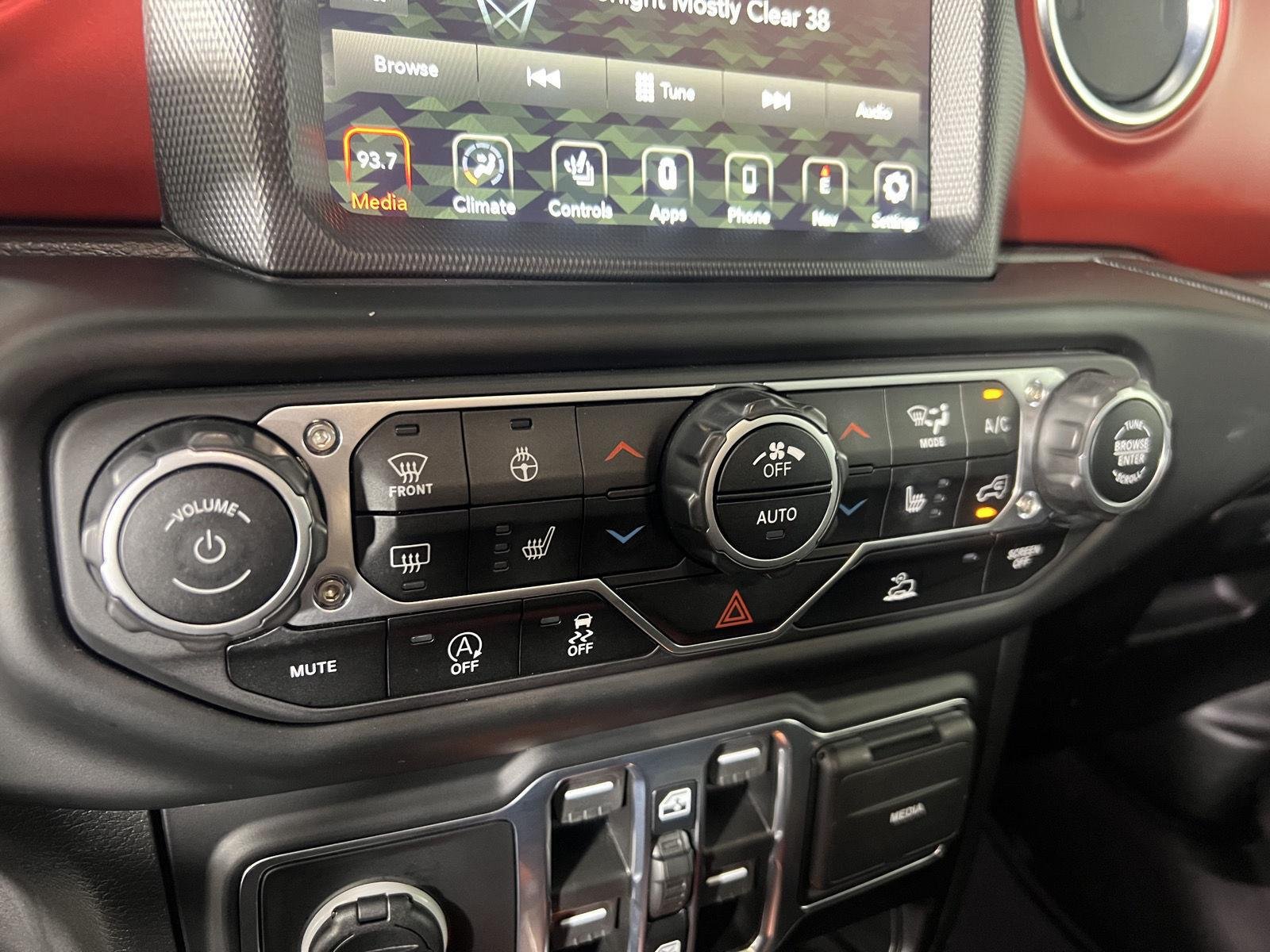 Used 2023 Black Clearcoat Jeep Rubicon image 22