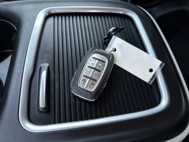 Used 2024 Silver Mist Clearcoat Chrysler Touring L image 29