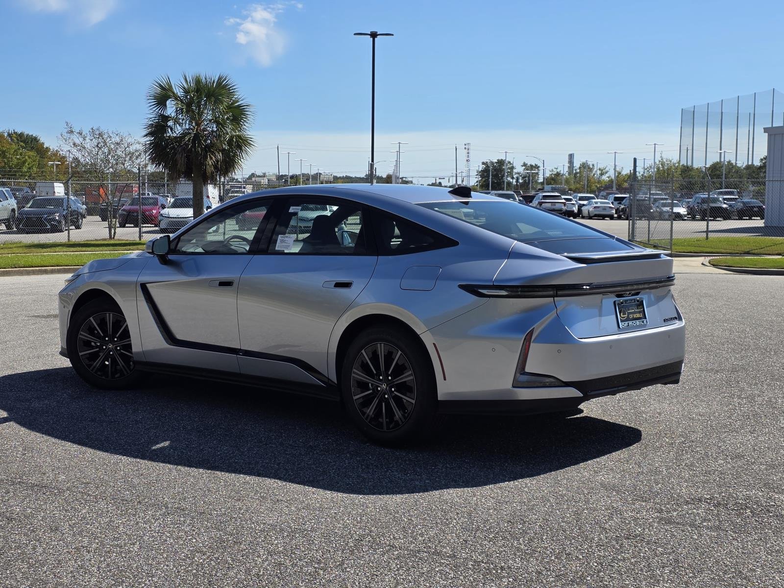 New 2026 Iridium Lexus ES 350h PREMIUM+ image 4