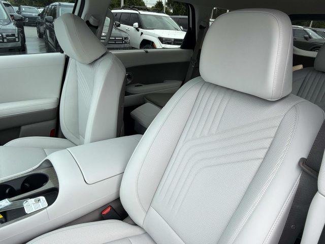 New 2027 White Hyundai Blue SEL 7P image 11