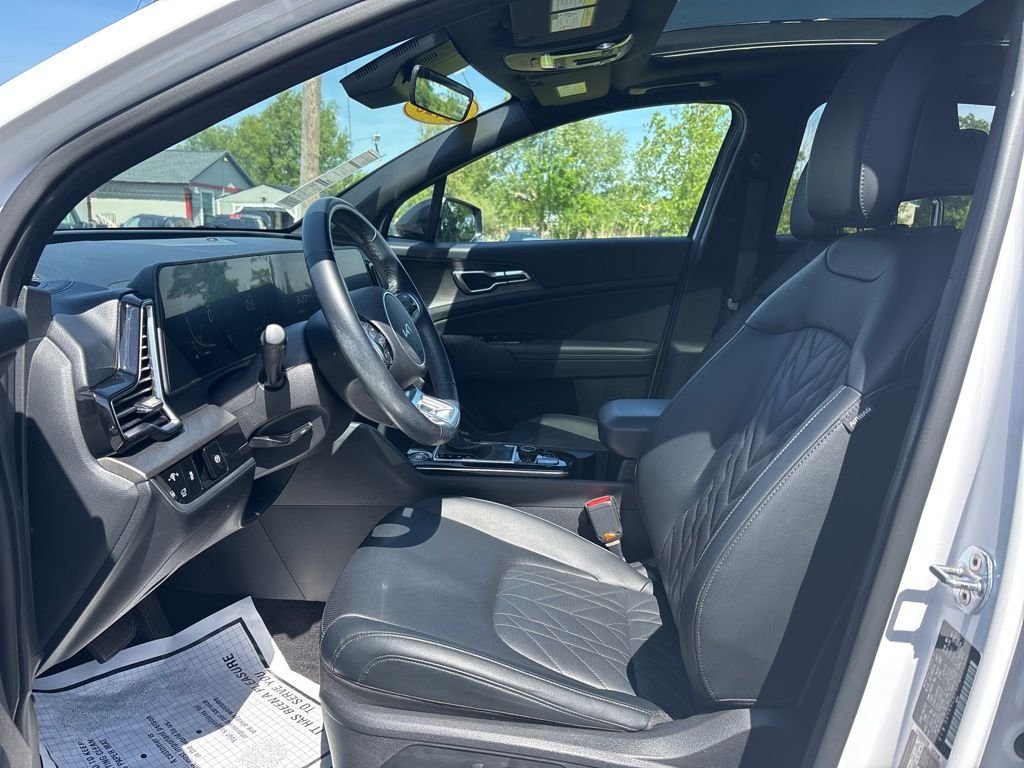 Used 2023 White Kia X-Line image 11
