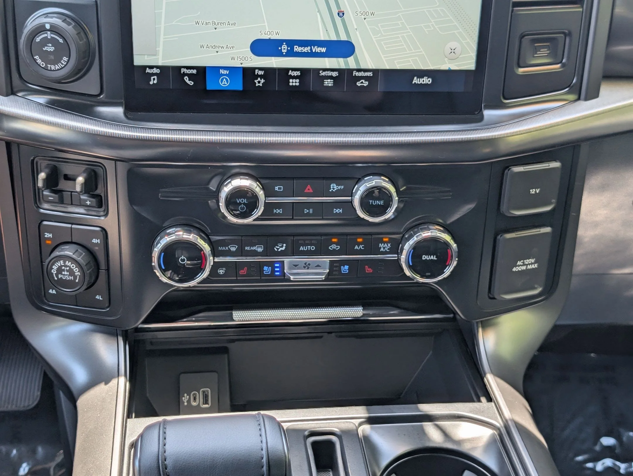 Used 2025 Black Metallic Ford LARIAT image 20
