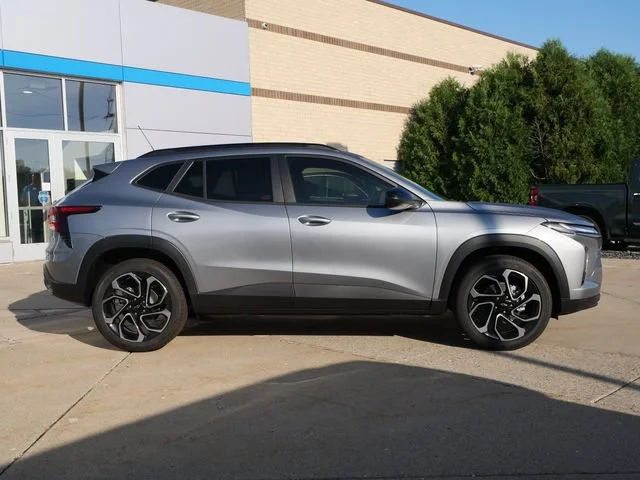 2026 Chevrolet Trax RS - Photo 8