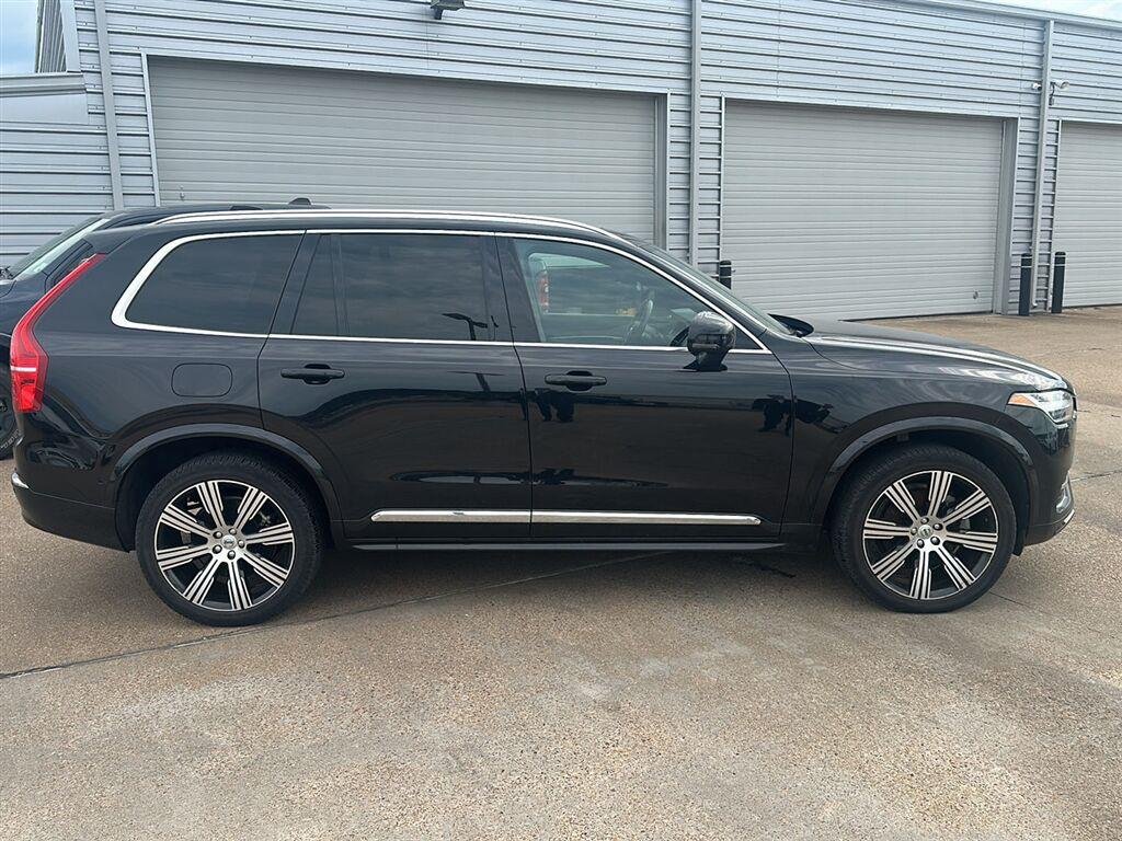 Used 2023 Onyx Black Metallic Volvo Ultimate image 5