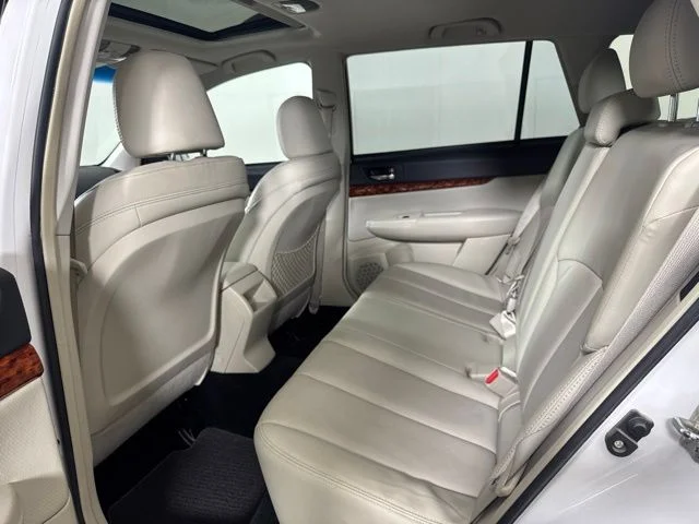Used 2011 Satin White Pearl Subaru 2.5i image 12