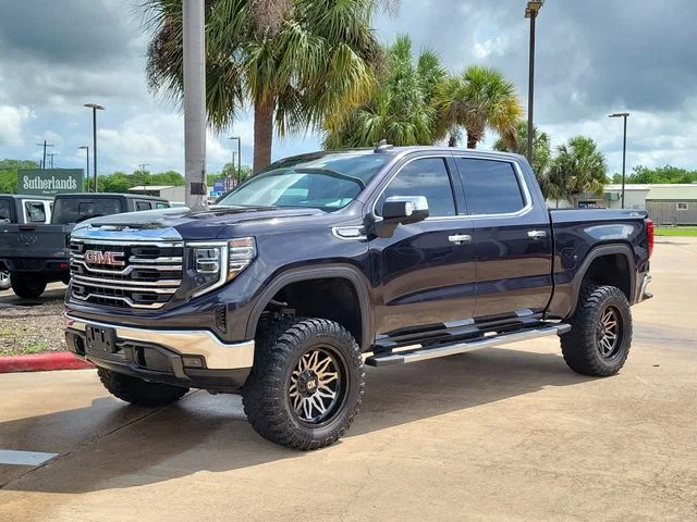 Used 2023 Silver GMC SLT image 3