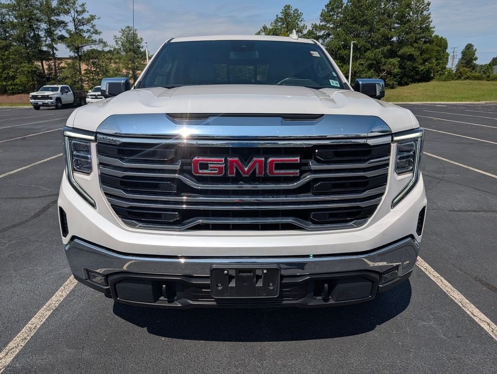 Used 2023 White GMC SLT image 26