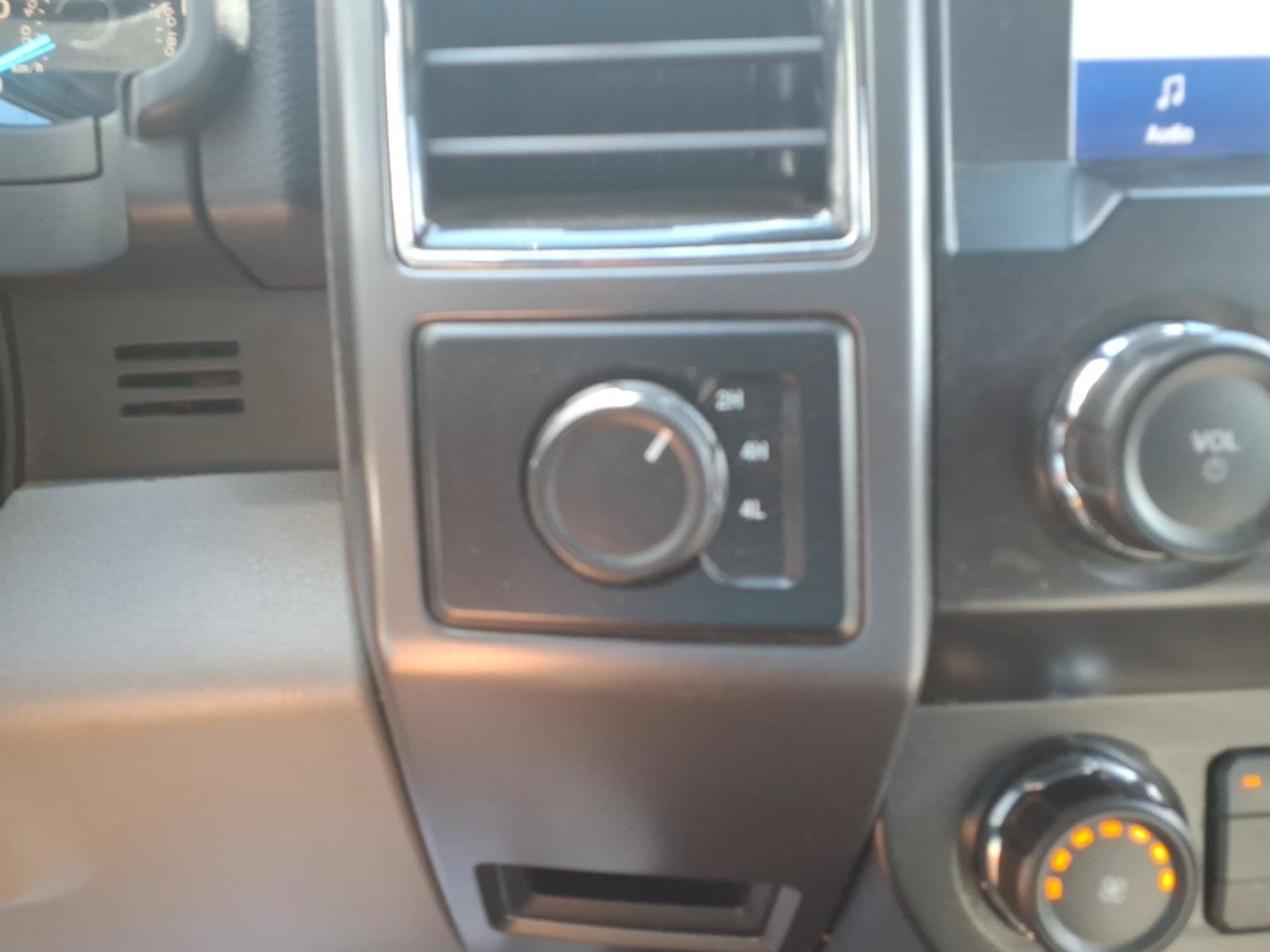 Used 2020 Oxford White Ford XLT image 26