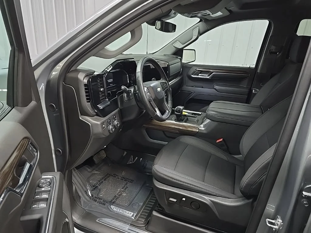 Used 2024 Sterling Gray Metallic Chevrolet LT image 28