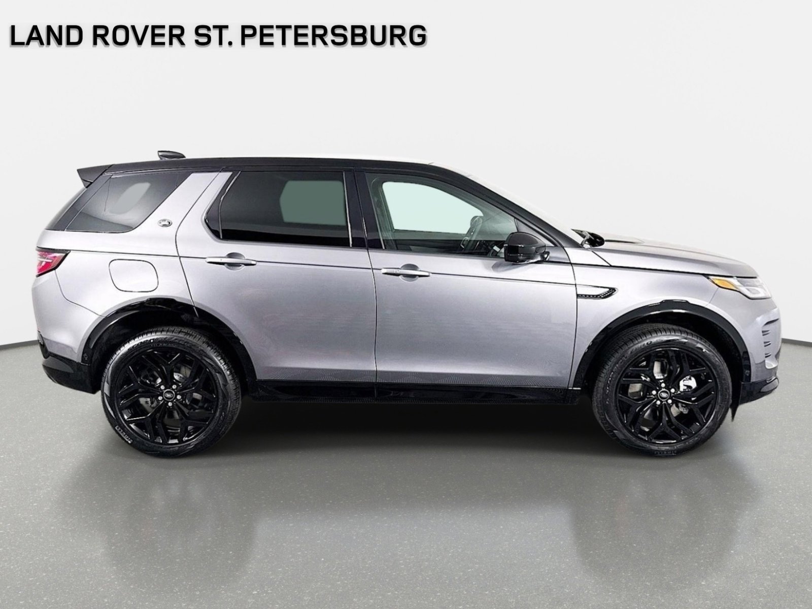 Used 2026 Gray Land Rover Landmark image 4