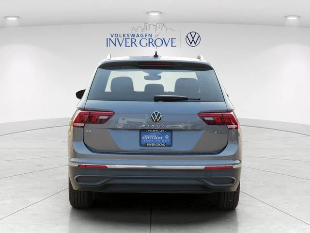 Certified Used 2022 Gray Volkswagen 2.0T SE image 6