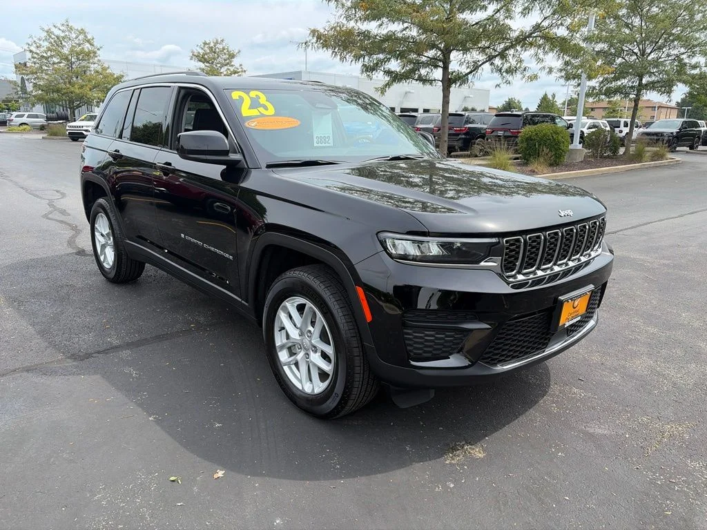 Certified Used 2023 Diamond Black Jeep Laredo image 7