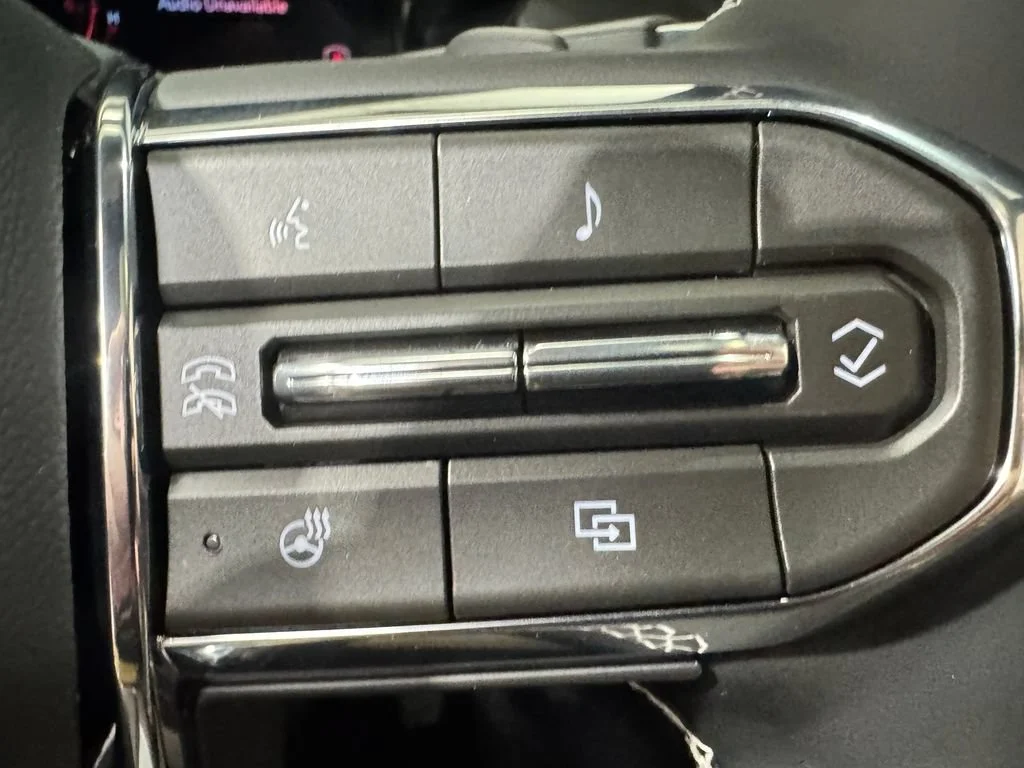 2027 GMC Acadia Denali Ultimate - Photo 18
