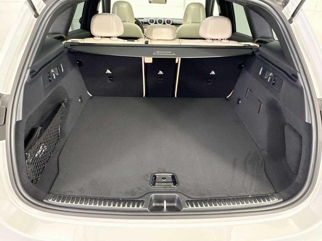 New 2027 Moonlight White Metallic Mercedes-Benz GLC 300 image 28