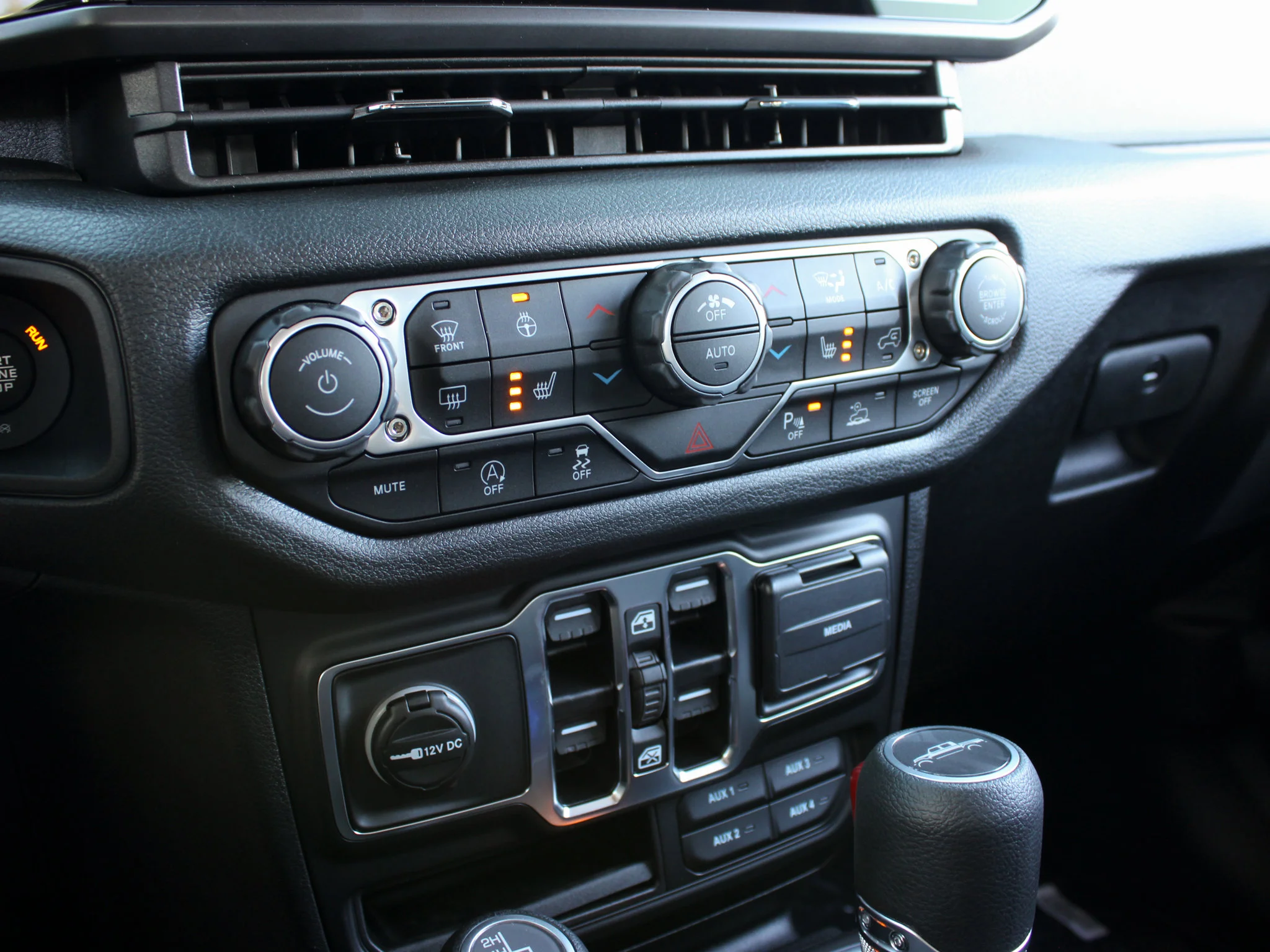 Used 2025 Grey Jeep Sport S* 4x4, Heated Seats/Wheel, Max Tow Package, Remote Start image 25