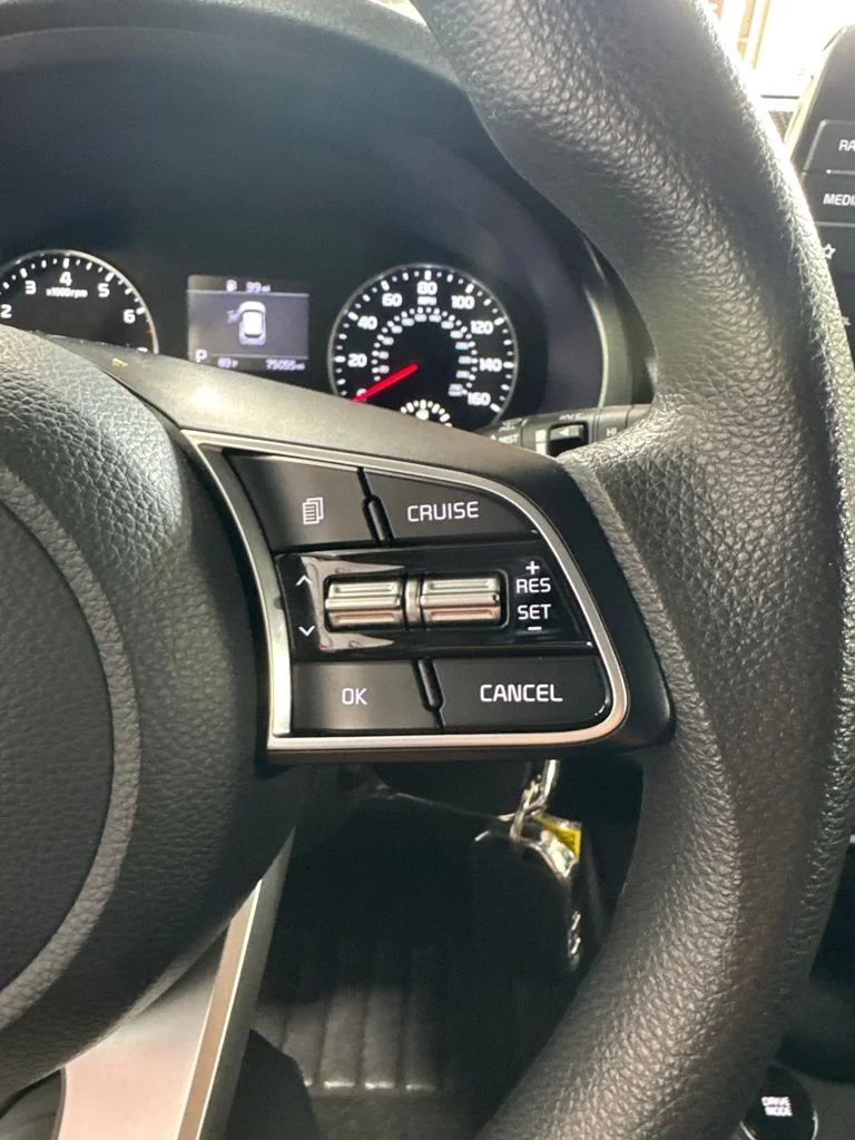 Used 2022 Yellow Kia LX image 37
