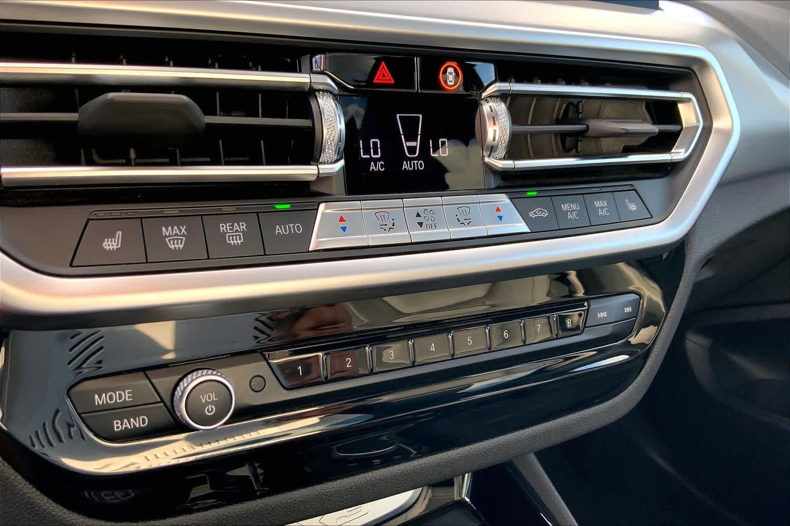 Used 2022 Jet Black BMW sDrive30i image 31