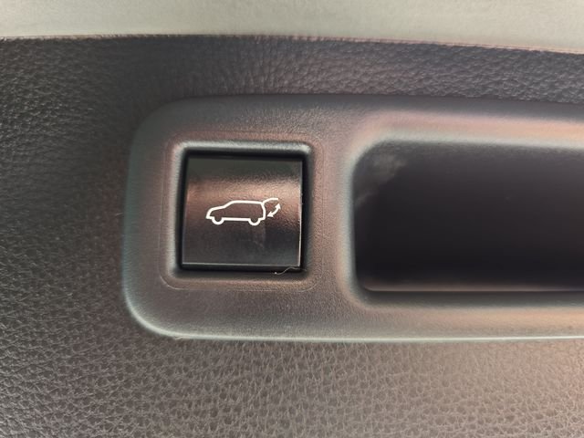 Used 2023  Toyota XLE image 14