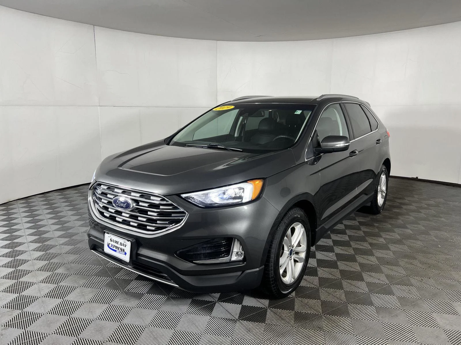 Used 2019 Magnetic Ford SEL image 18