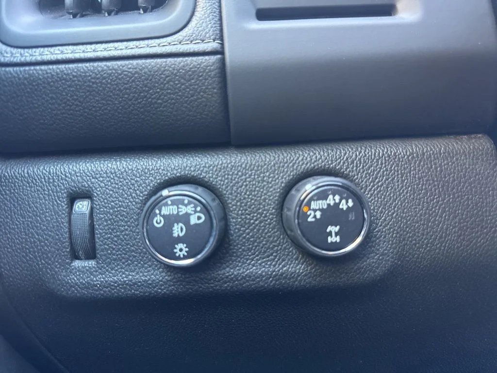Used 2017 White GMC SLE1 image 12