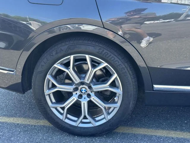 Used 2020 Gray BMW xDrive40i image 8