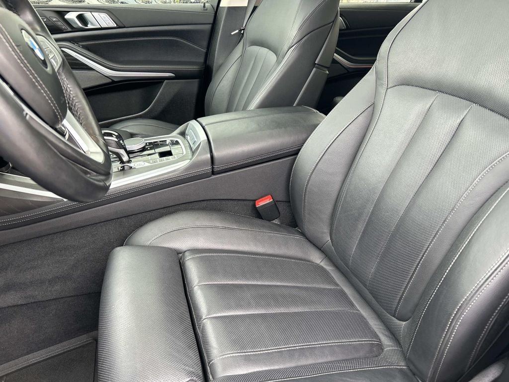 Used 2021 Arctic Gray Metallic BMW xDrive40i image 31