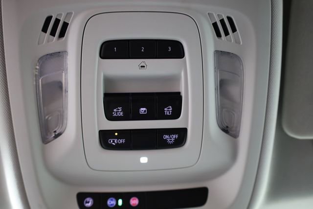 New 2026 Iridescent White Tricoat Buick Avenir image 25