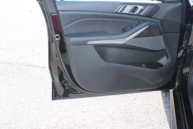 Used 2023 Black Sapphire Metallic BMW xDrive40i image 6