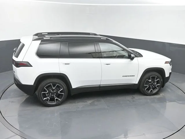 New 2026 Bright White Clear-Coat Exterior Paint Jeep Overland image 39