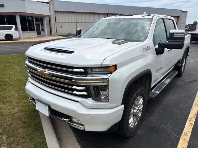 Used 2020 Pearl Chevrolet High Country image 1